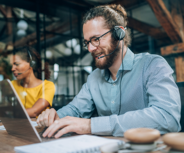 Accompagnement client pour le paramétrage et l’animation d’un programme d’apporteurs d’affaires et de parrainage via une solution digitale